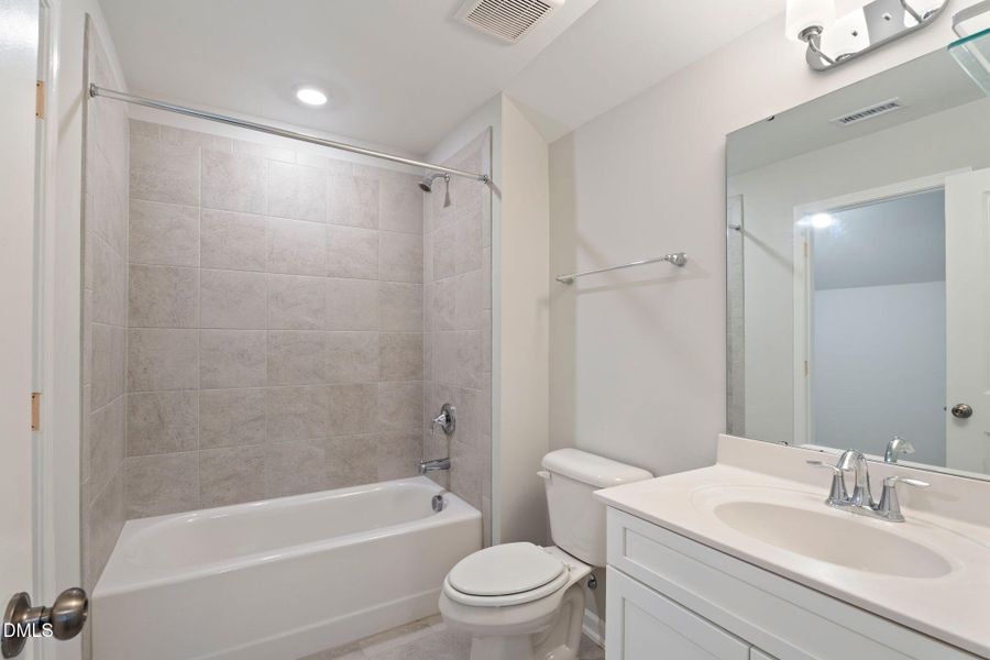 48-web-or-mls-DSC07013 48-web-or-mls-DSC07013