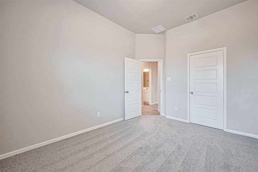 Spacious, unfurnished interior of a new home in Rollingbrook Estates, Baytown (Image 31). Spacious, unfurnished interior of a new home in Rollingbrook Estates, Baytown (Image 31).
