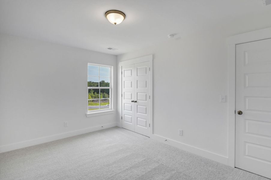 Spacious, unfurnished interior of a new home in Ferry Grove, Lexington (Image 22).