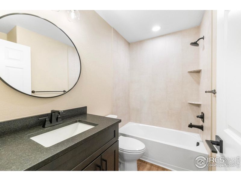 Upper Hall Full Bathroom