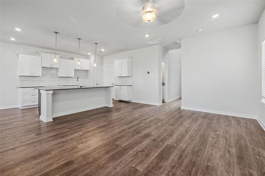 Spacious, unfurnished interior of a new home in Glendale Lakes, Arcola (Image 38). Spacious, unfurnished interior of a new home in Glendale Lakes, Arcola (Image 38).