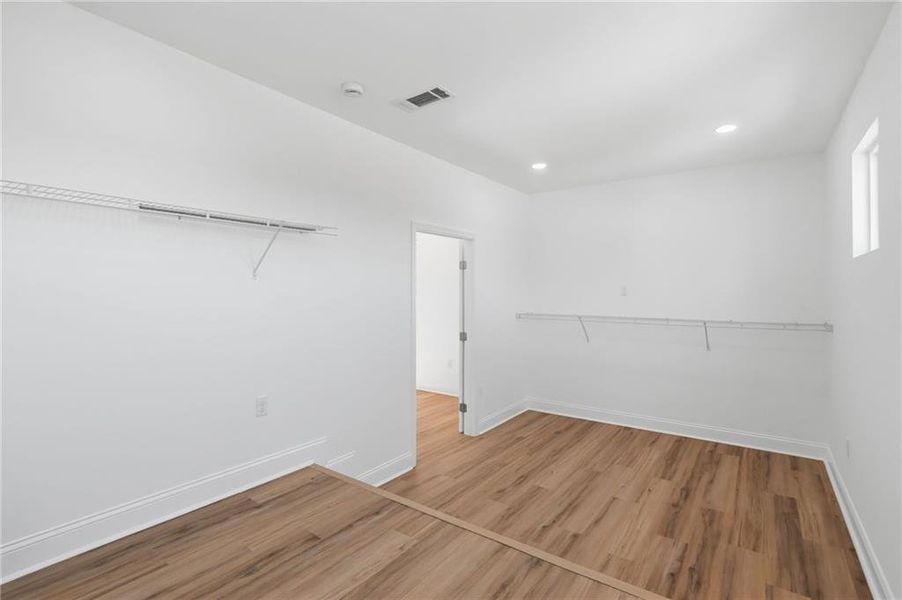 Spacious, unfurnished interior of a new home in , Flowery Branch (Image 44).