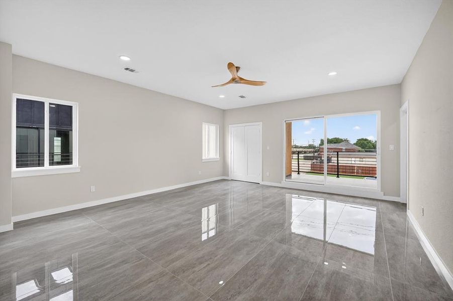 Spacious, unfurnished interior of a new home in , Irving (Image 15).