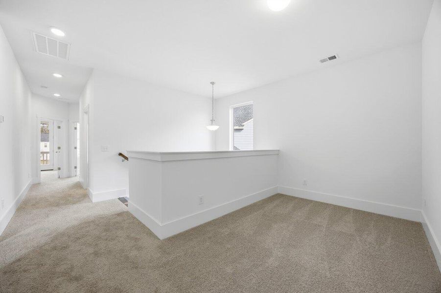 Spacious, unfurnished interior of a new home in , Ravenel (Image 14).
