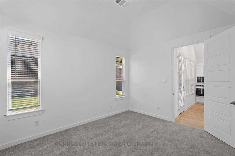 Spacious, unfurnished interior of a new home in Heartland, Heartland (Image 11).