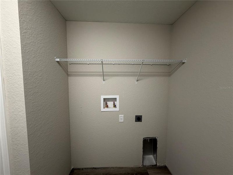 Spacious, unfurnished interior of a new home in , Citrus Springs (Image 19).