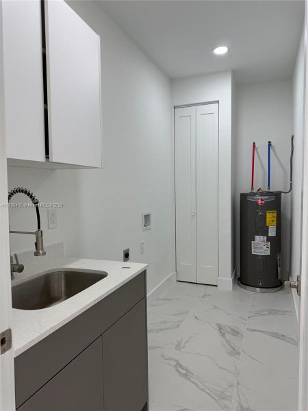 Furnished interior view inside a new home in , Lehigh Acres (Image 7).