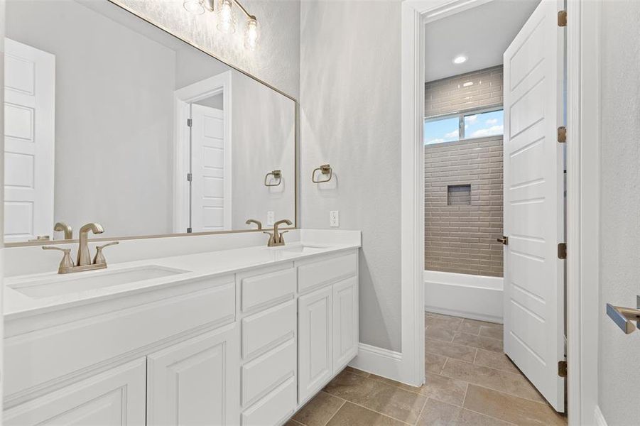 Furnished interior view inside a new home in , Weatherford (Image 14).