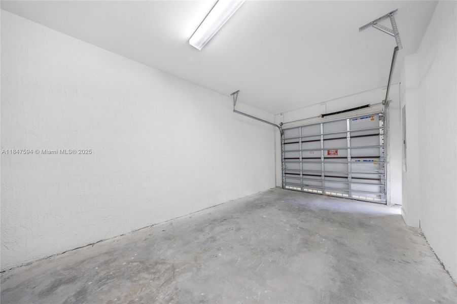 Spacious, unfurnished interior of a new home in , Homestead (Image 12).