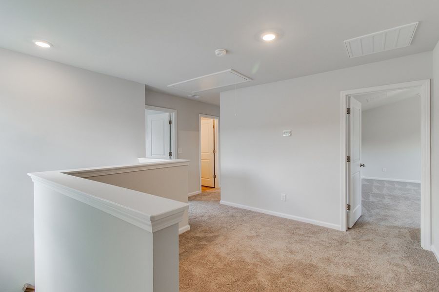 Spacious, unfurnished interior of a new home in Bluefield, Lexington (Image 36). Spacious, unfurnished interior of a new home in Bluefield, Lexington (Image 36).