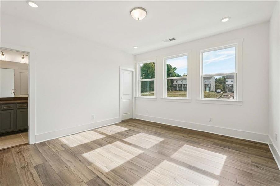 Spacious, unfurnished interior of a new home in Park Vue, Atlanta (Image 24). Spacious, unfurnished interior of a new home in Park Vue, Atlanta (Image 24).