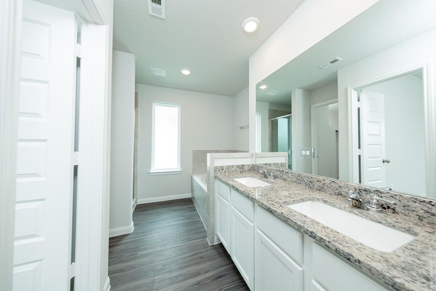 Furnished interior view inside a new home in Cliffstone Hills, Conroe (Image 5). Furnished interior view inside a new home in Cliffstone Hills, Conroe (Image 5).