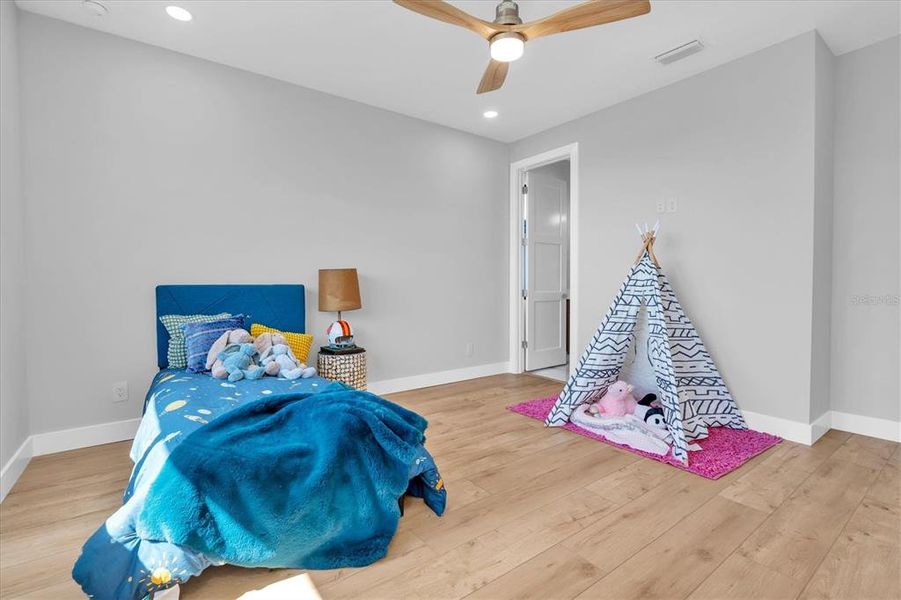 Furnished interior view inside a new home in , St. Petersburg (Image 36).