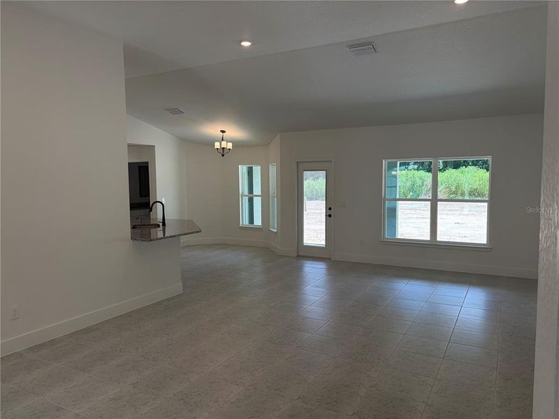 Spacious, unfurnished interior of a new home in , Summerfield (Image 12).