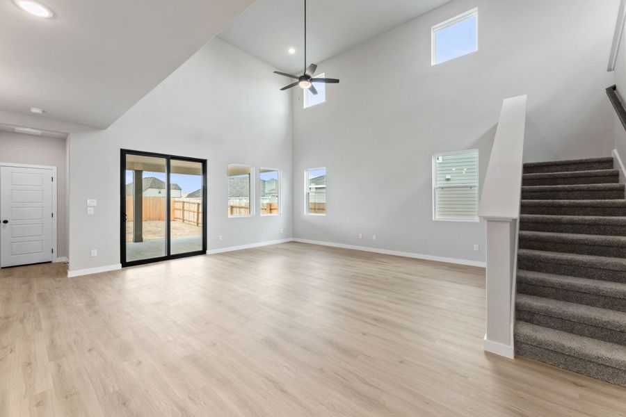 Spacious, unfurnished interior of a new home in Veranda Signature, San Antonio (Image 14).
