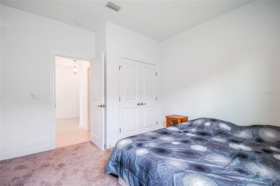 Image 27 of a home in Prairie Oaks.