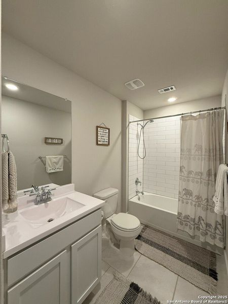 Furnished interior view inside a new home in Brookstone Creek, San Antonio (Image 4).