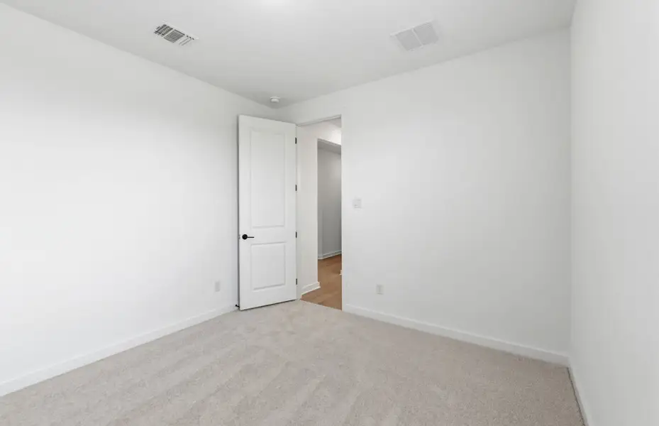 Spacious, unfurnished interior of a new home in Kuempel Farms, Pflugerville (Image 41).