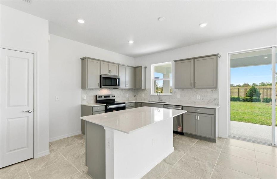 Furnished interior view inside a new home in Silverlake, Lake Alfred (Image 7).