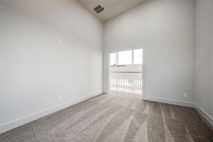 Spacious, unfurnished interior of a new home in , Bridgeport (Image 13).