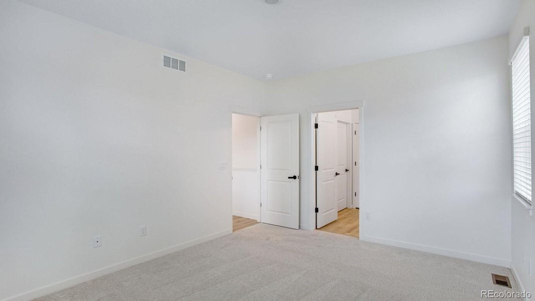 Spacious, unfurnished interior of a new home in Hansen Farm, Fort Collins (Image 25).