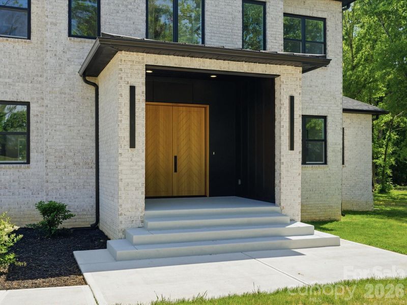 Exterior details and patio area of a home in , Monroe (Image 26).