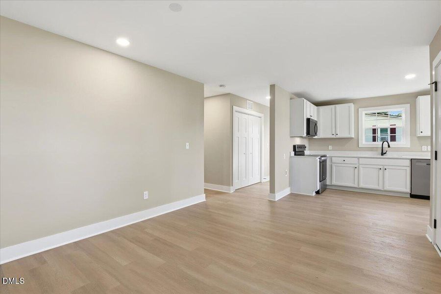 20-215 N Lumber St-20