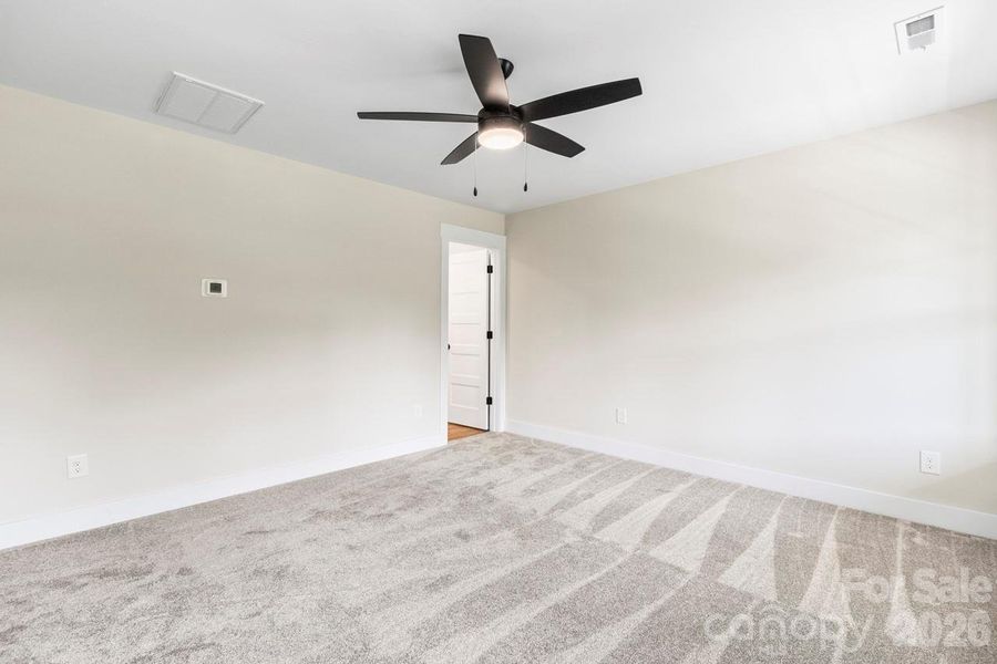 Spacious, unfurnished interior of a new home in , Lincolnton (Image 28).