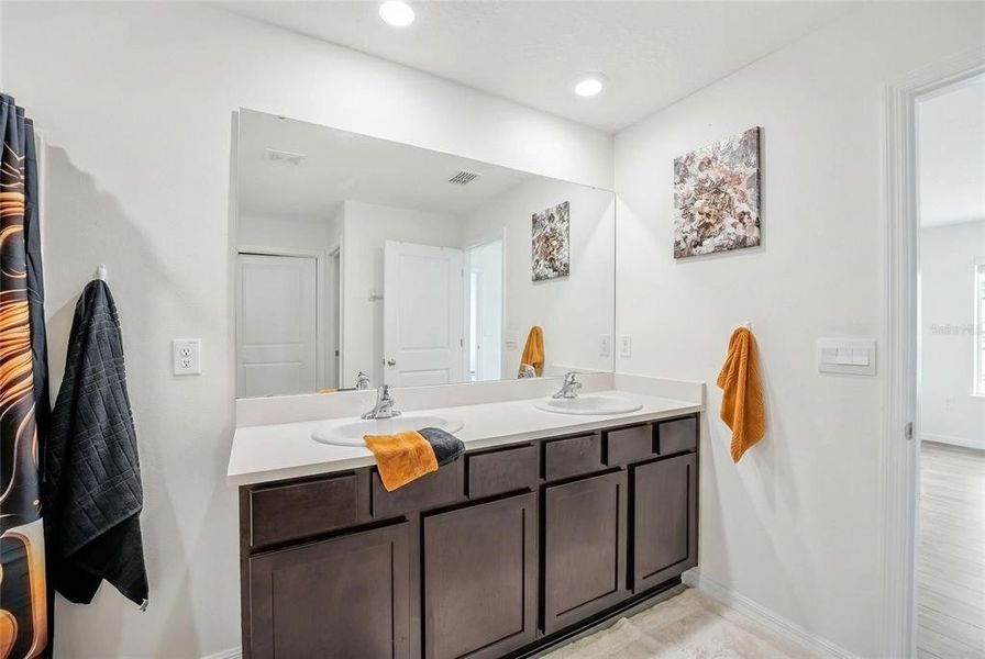 Furnished interior view inside a new home in , Ocala (Image 5).