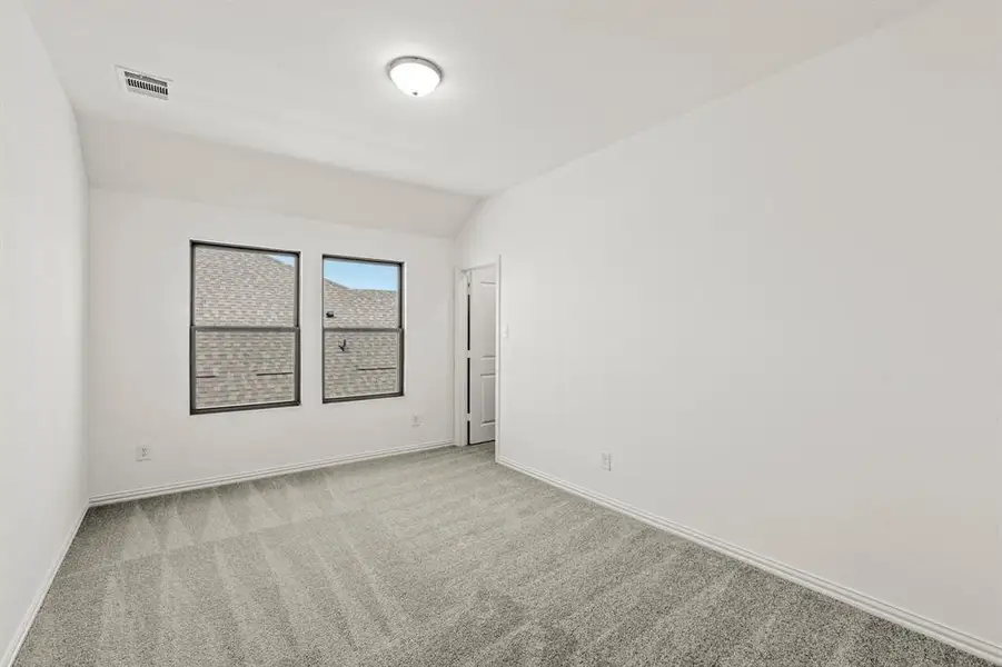 Spacious, unfurnished interior of a new home in Gateway Parks, Forney (Image 13).