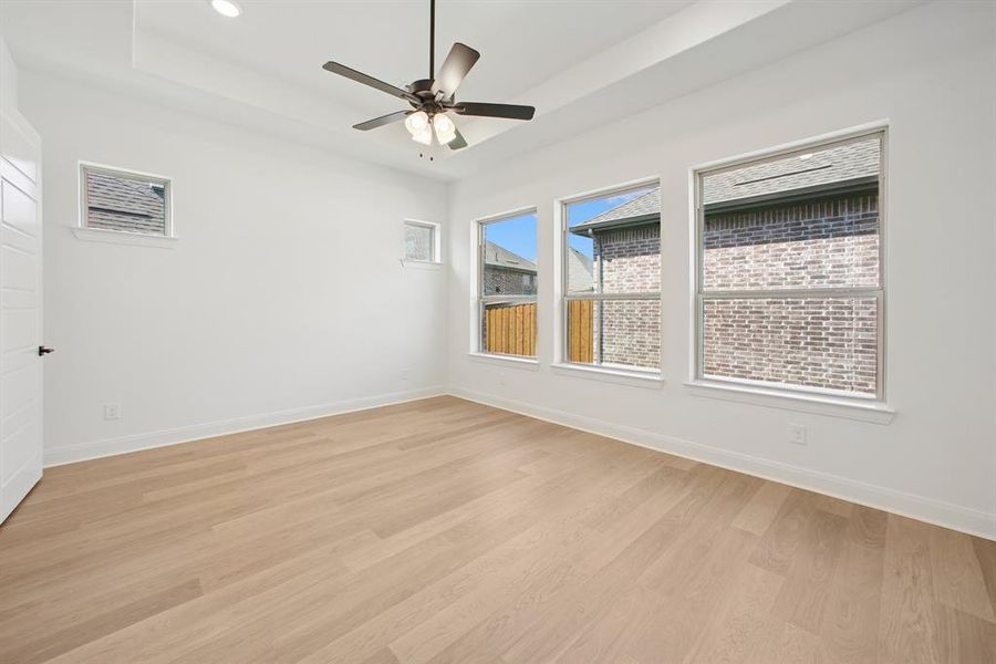 Spacious, unfurnished interior of a new home in Elements at Viridian - Garden Series, Arlington (Image 21).