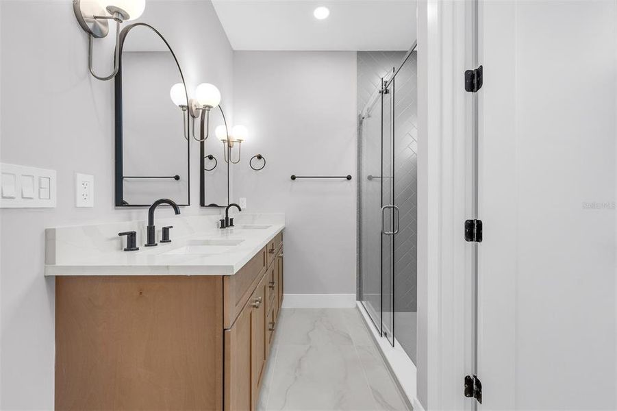 Furnished interior view inside a new home in , Orlando (Image 10).