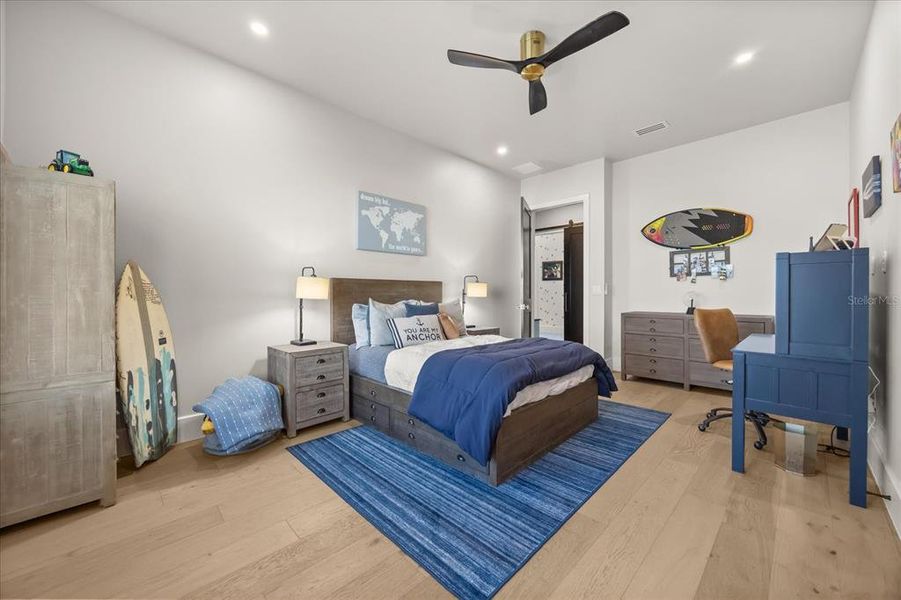 Furnished interior view inside a new home in , Gotha (Image 75).