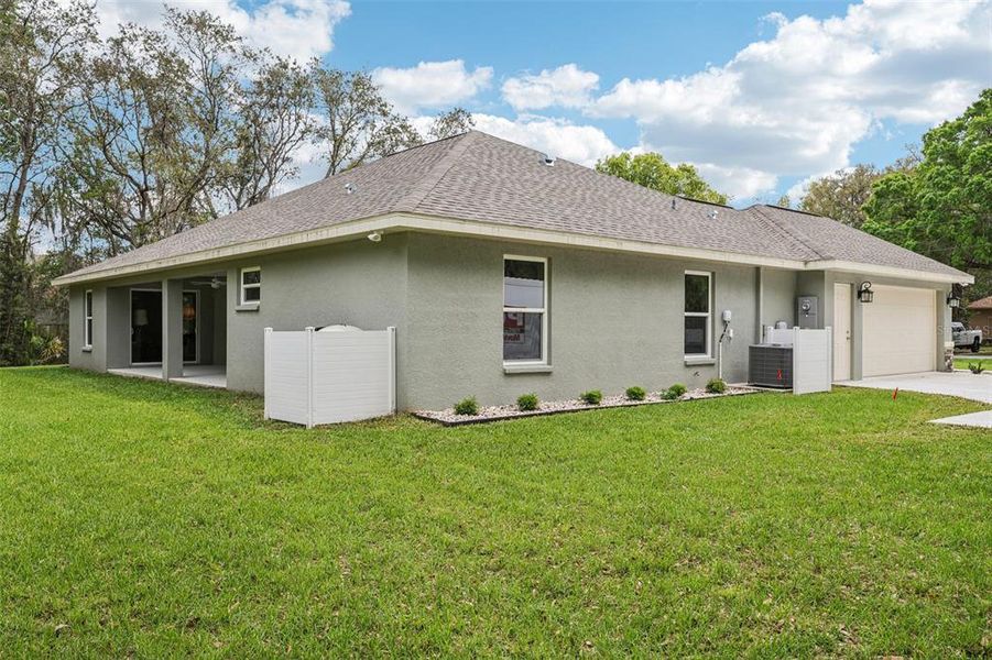 Exterior details and patio area of a home in , Hernando (Image 22).