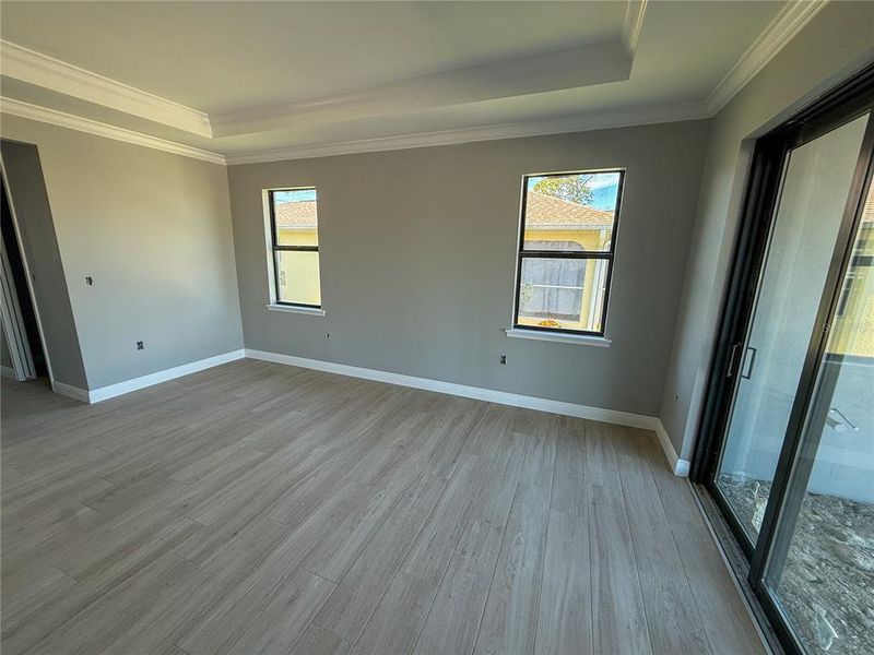 Spacious, unfurnished interior of a new home in , Rotonda West (Image 6).