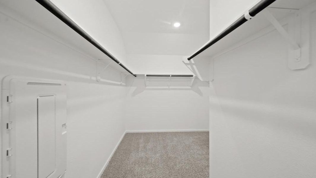 Spacious, unfurnished interior of a new home in Sunterra Lakes, Brookshire (Image 15).