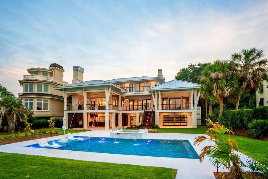 Community amenities in , Isle Of Palms (Image 98).
