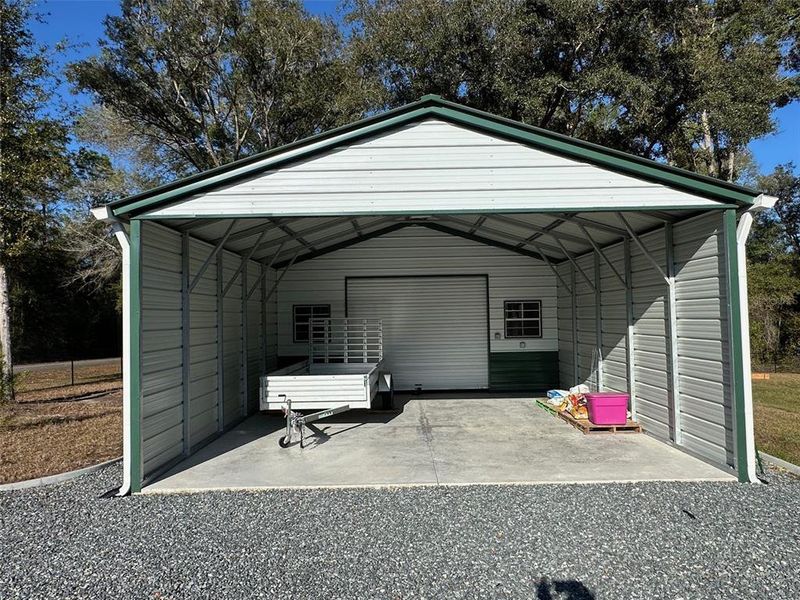 Exterior details and patio area of a home in , Dunnellon (Image 30). Exterior details and patio area of a home in , Dunnellon (Image 30).