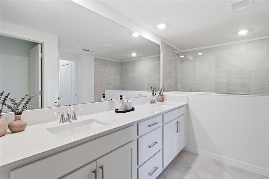 Furnished interior view inside a new home in , Lakewood Ranch (Image 44).