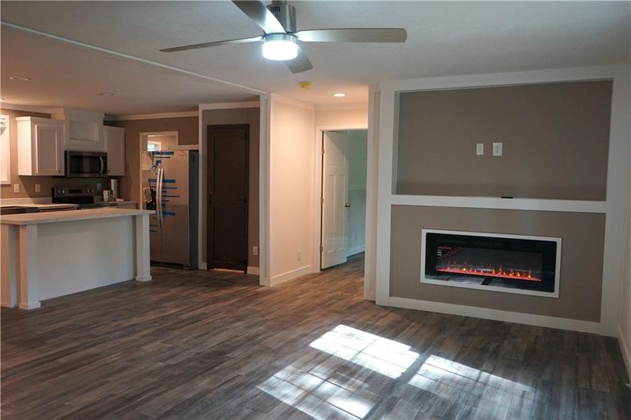 Spacious, unfurnished interior of a new home in , Homer (Image 11).