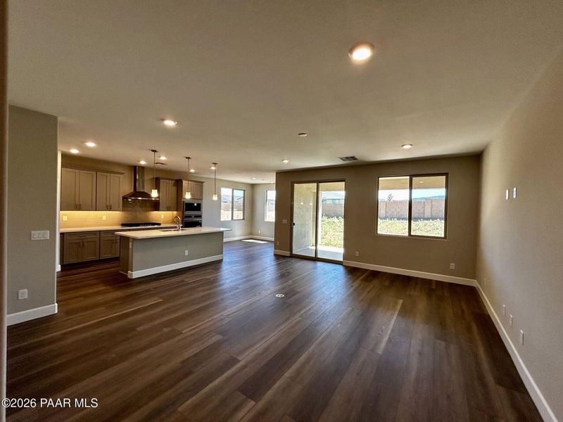 Spacious, unfurnished interior of a new home in North Ridge at Pronghorn Ranch, Prescott Valley (Image 27).