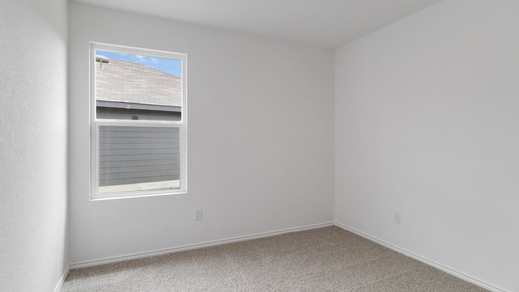 Representative unfurnished interior of a home built from the T30B Barton by D.R. Horton in Riverfield, Josephine (Image 18).