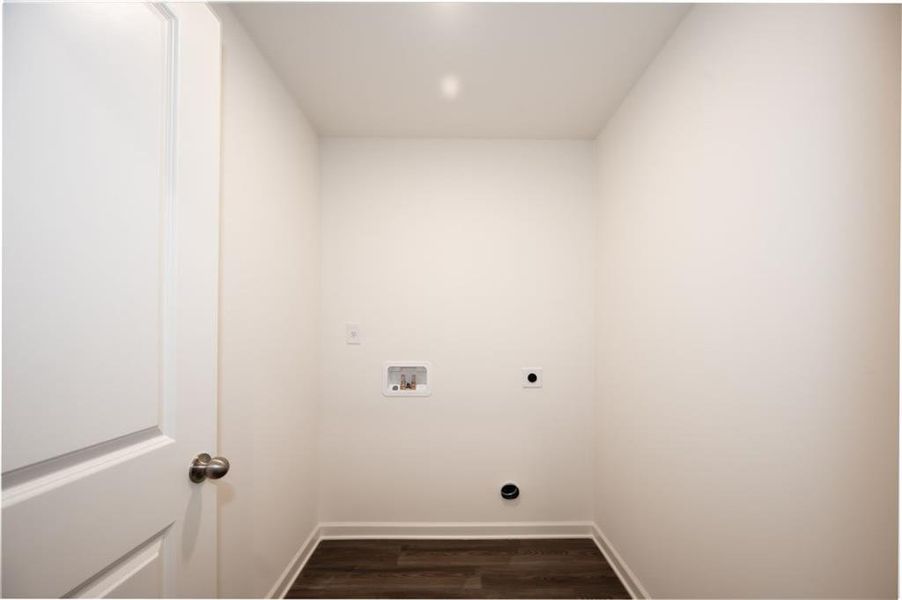 Spacious, unfurnished interior of a new home in , Lizella (Image 9).