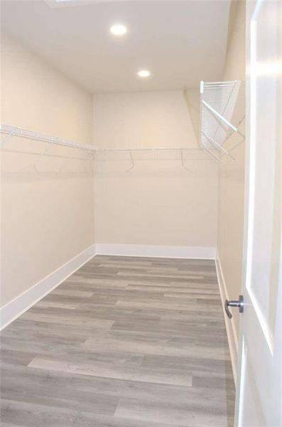 Spacious, unfurnished interior of a new home in , Mansfield (Image 36).