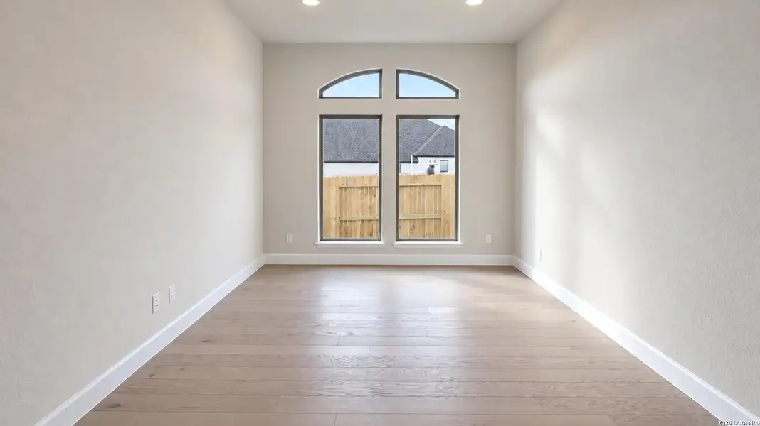 Spacious, unfurnished interior of a new home in Cibolo Valley Heights, Cibolo (Image 25).