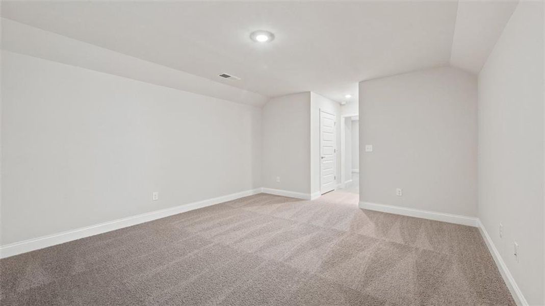 Spacious, unfurnished interior of a new home in Oak Ridge Meadows - Active Adult, Locust Grove (Image 26).