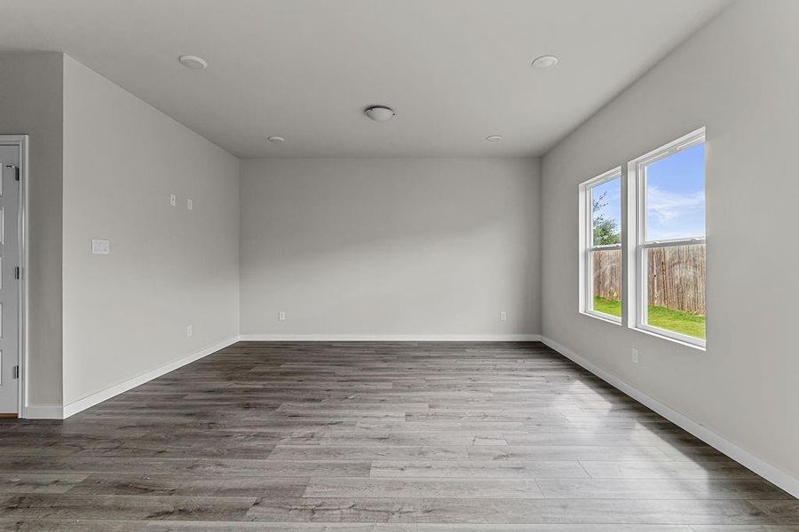Spacious, unfurnished interior of a new home in Trails of Fossil Creek, Fort Worth (Image 12).