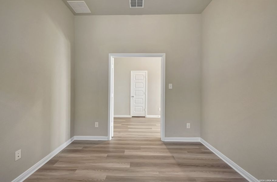 Spacious, unfurnished interior of a new home in Paloma Park, Converse (Image 18).