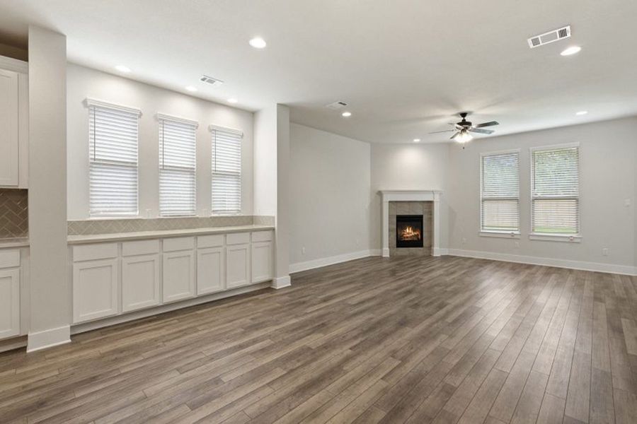 Representative unfurnished interior of a home built from the Greenbriar by Pacesetter Homes in Orchard Ridge, Liberty Hill (Image 40). Representative unfurnished interior of a home built from the Greenbriar by Pacesetter Homes in Orchard Ridge, Liberty Hill (Image 40).
