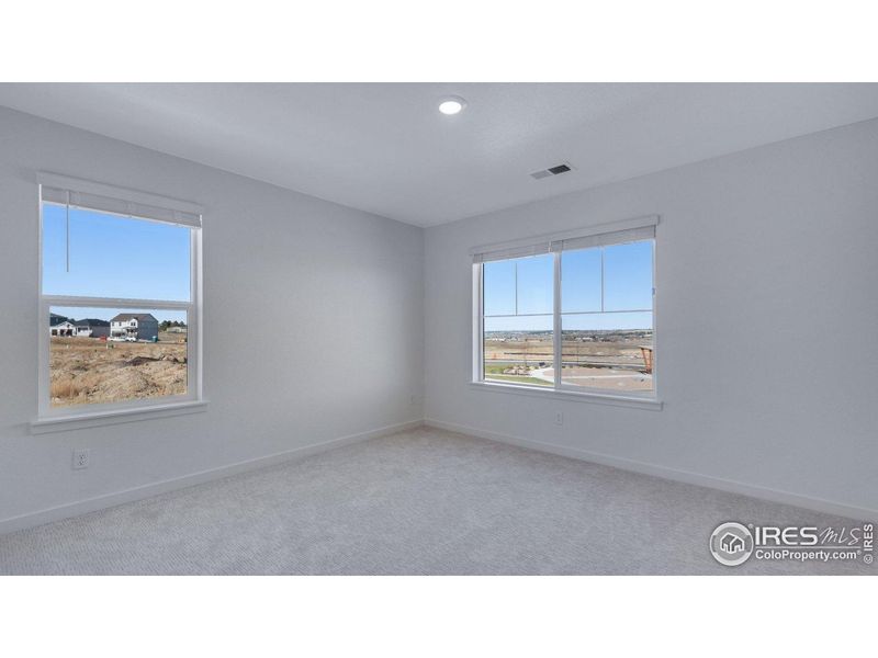 Spacious, unfurnished interior of a new home in Vista Meadows, Fort Lupton (Image 26).